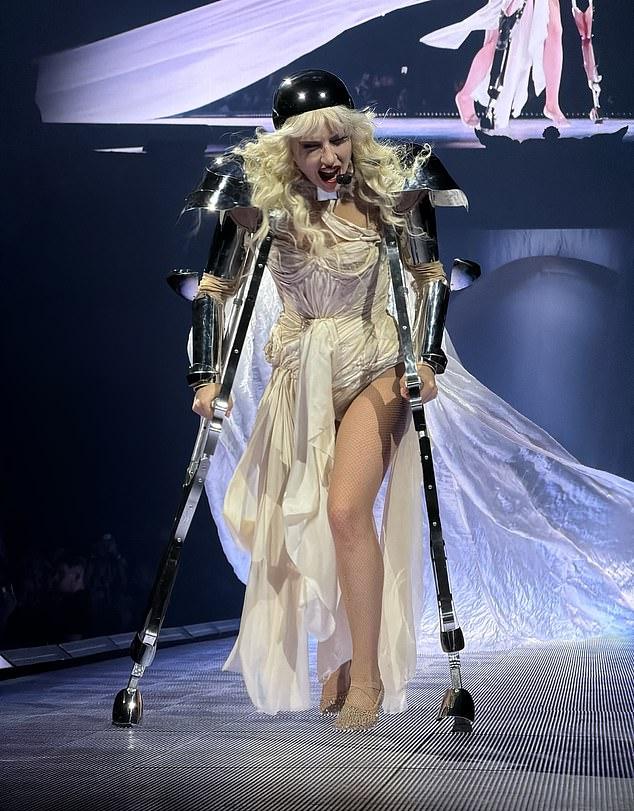 Гага раскрыла темную сторону роли в "Звезда родилась": она принимала лекарства во время съемок и пережила "психотический срыв" вскоре после.