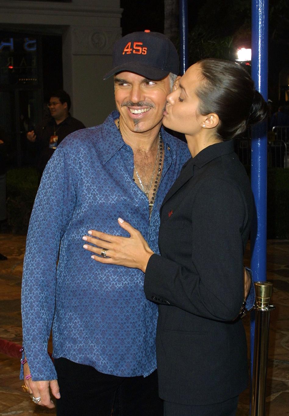 Билли Боб Торнтон и Анджелина Джоли на премьере фильма «Бандиты» в 2001 году.