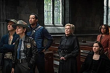 Мила Кунис и Керри Вашингтон: Вневременной шик на премьере «Проснись, мертвец»