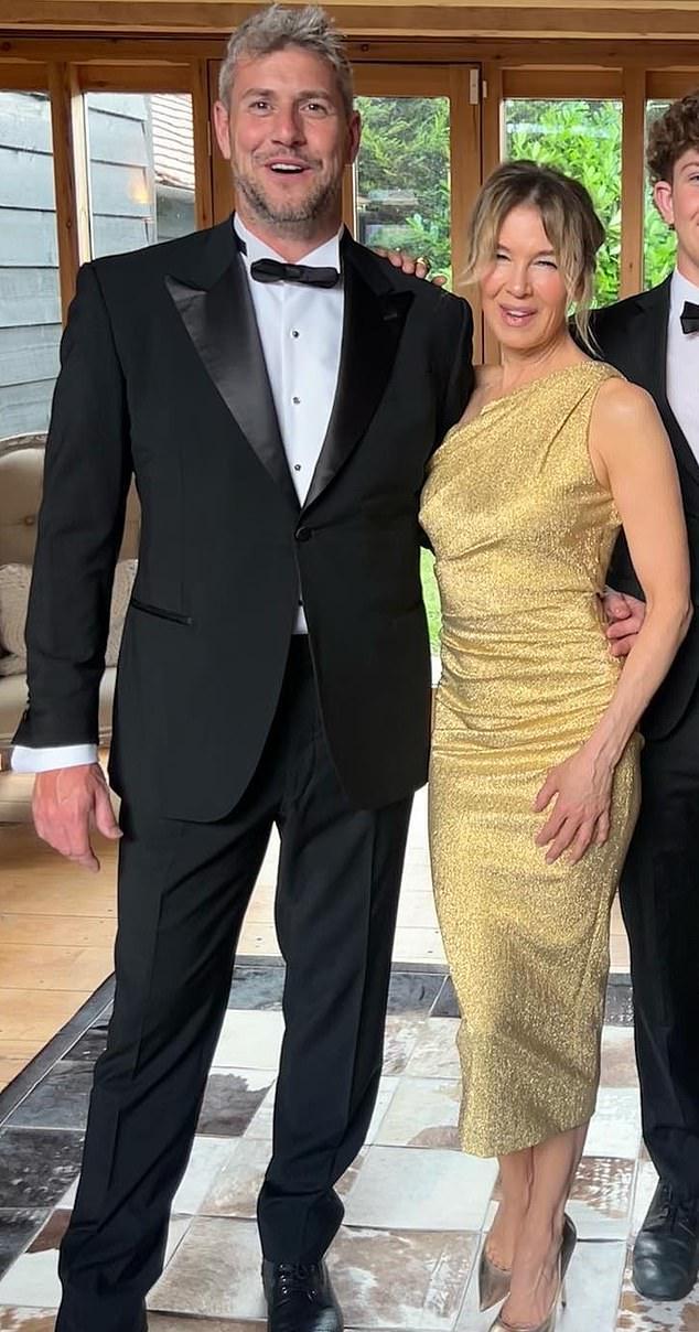 В сентябре он, восторгаясь оскароносной актрисой, признался журналу Hello!: "Меня привлекает в Рен её страсть к машинам и умение с ними работать."