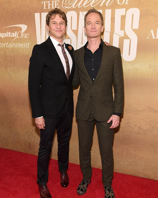 Папа Нил Патрик Харрис с мужем Бурткой были замечены 9 ноября в Нью-Йорке.