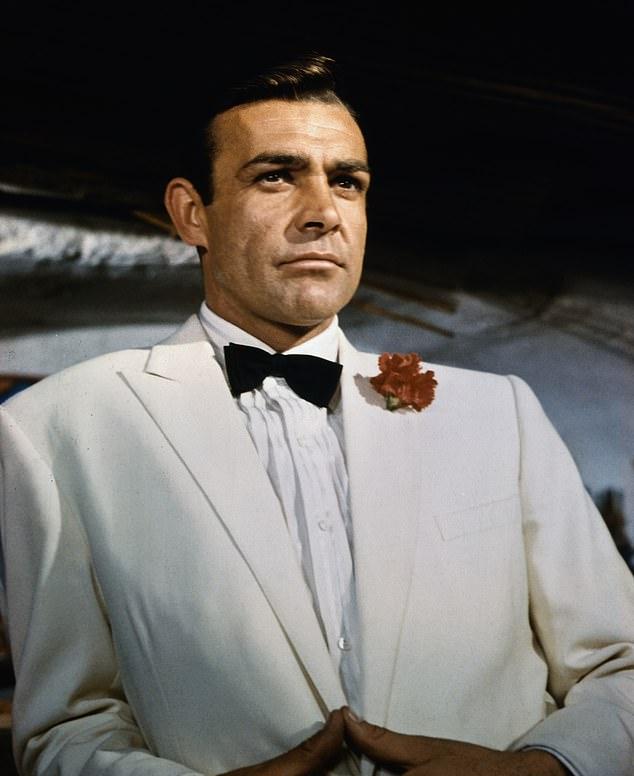 С дебюта Шона Коннери как Бонда («Доктор Ноу», 1962), роль сыграли шесть актеров: Дэвид Нивен, Джордж Лэзенби, Роджер Мур, Тимоти Далтон, Пирс Броснан, Дэниел Крейг.