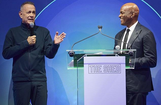 Том Хэнкс спел о своей любви к нью-йоркскому метро