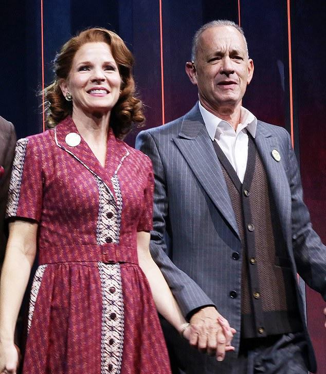 Постановка «Мир Завтрашнего Дня» вызвала смешанные отзывы: от «скучной» до «трогательной истории любви».