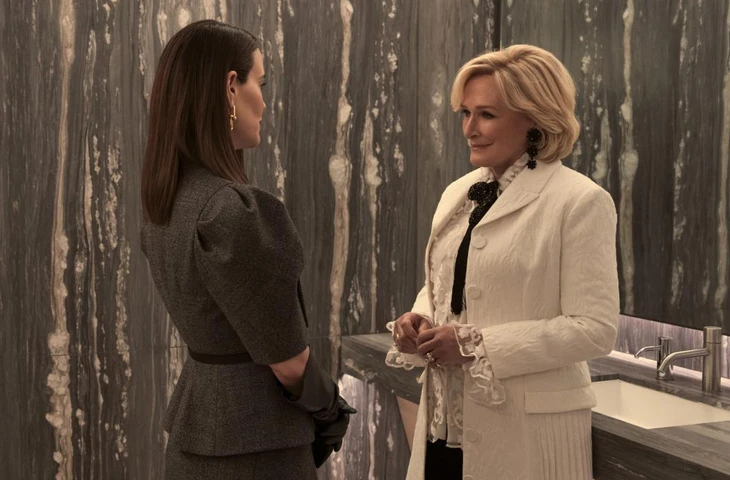 Гленн Клоуз была поражена профессионализмом Ким Кардашьян на съемках сериала «Все честно»