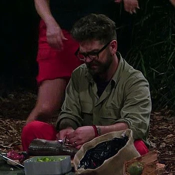 Келли Осборн резко раскритиковала Келли Брук, назвав её «задирой» и «показушной», после того как модель повздорила в эфире с братом Осборн, Джеком, во время шоу «Я — знаменитость, вытащите меня отсюда!»