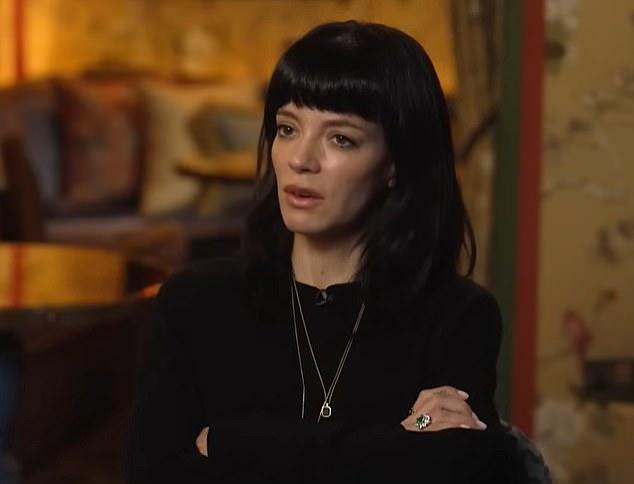 Лили Аллен рассказала, что ее две дочери пережили ту же боль, что и она сама, на фоне тяжелого разрыва брака с Дэвидом Харбором