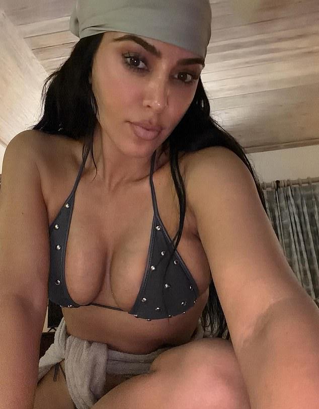 73-летний актёр рассмешил эфир, признавшись, что не знает, что такое печёный картофель, как и 45-летняя светская львица.