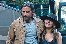 Леди Гага держалась скромно, прогуливаясь по Парижу накануне заключительного европейского концерта Mayhem Ball – после того как призналась в «психотическом срыве»