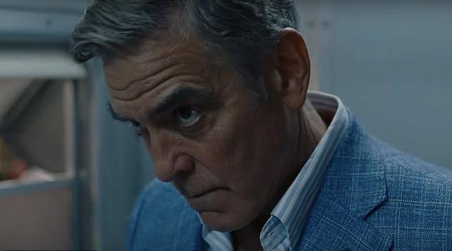 Джордж Клуни безупречно выглядел в сером костюме, когда присоединился к Адаму Сэндлеру в Лондоне в пятницу в преддверии выхода их фильма «Джей Келли»