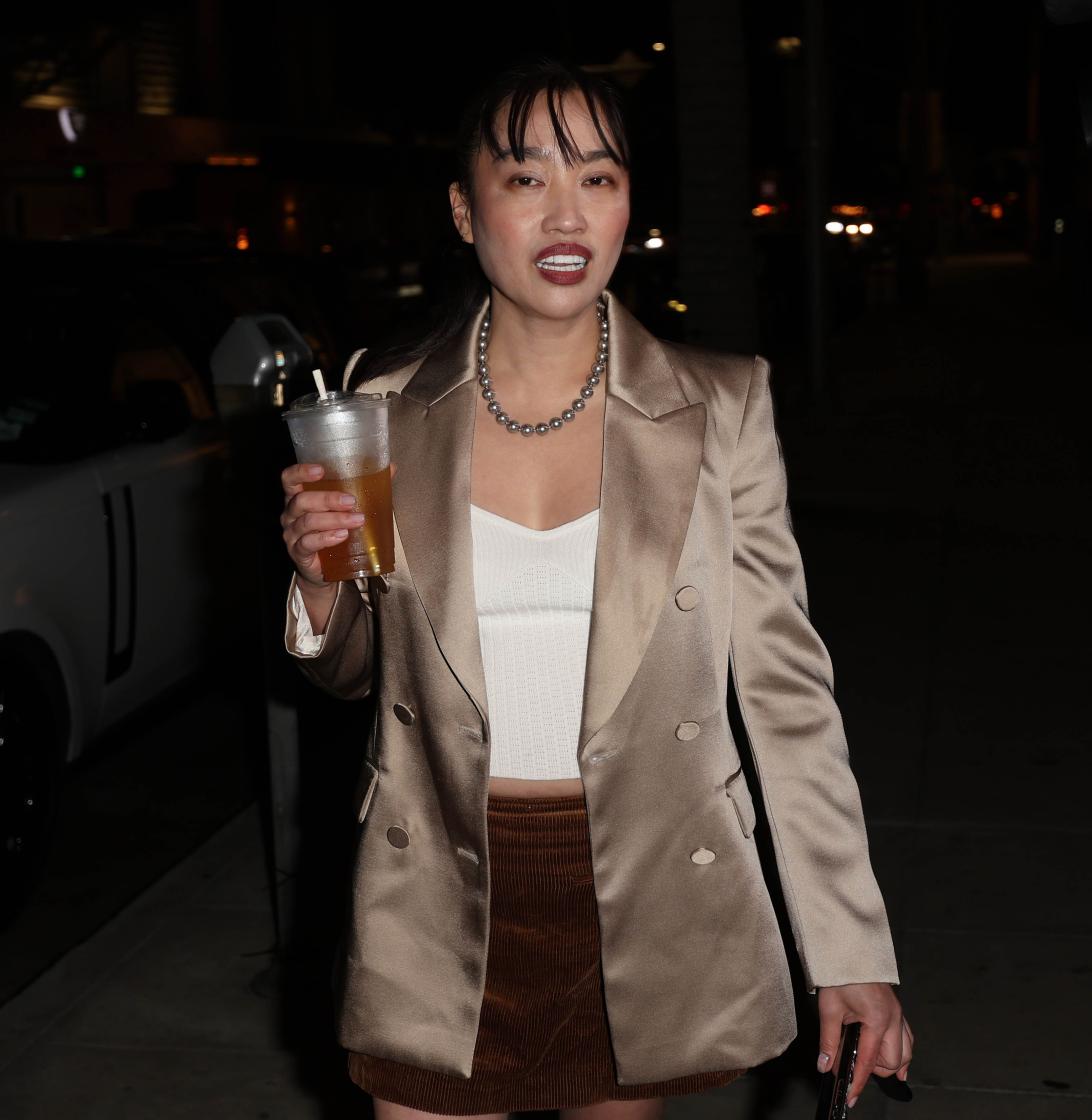 И Чжоу видели в Лос-Анджелесе.