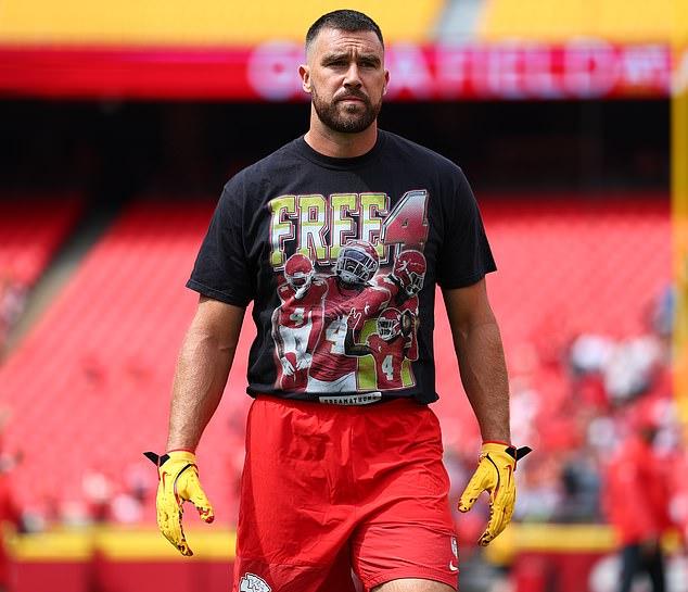 Он мечтает о пышном празднике с любимыми, но должен согласовать его с ней. Источник Daily Mail: его планы масштабнее ее. (Канзас-Сити, сентябрь).