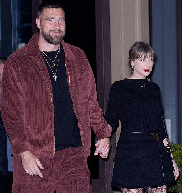 Тейлор Свифт (35) и Трэвис Келси (36) погрузились в подготовку к сказочной свадьбе, спустя месяцы после помолвки. Недавно пару видели в Нью-Йорке.