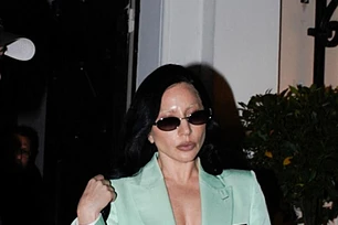 Леди Гага вернулась к черному цвету волос