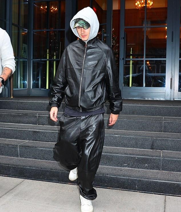 Тимоти Шаламе был замечен один в Нью-Йорке в пятницу, спустя дни после новостей о его расставании с Кайли Дженнер.