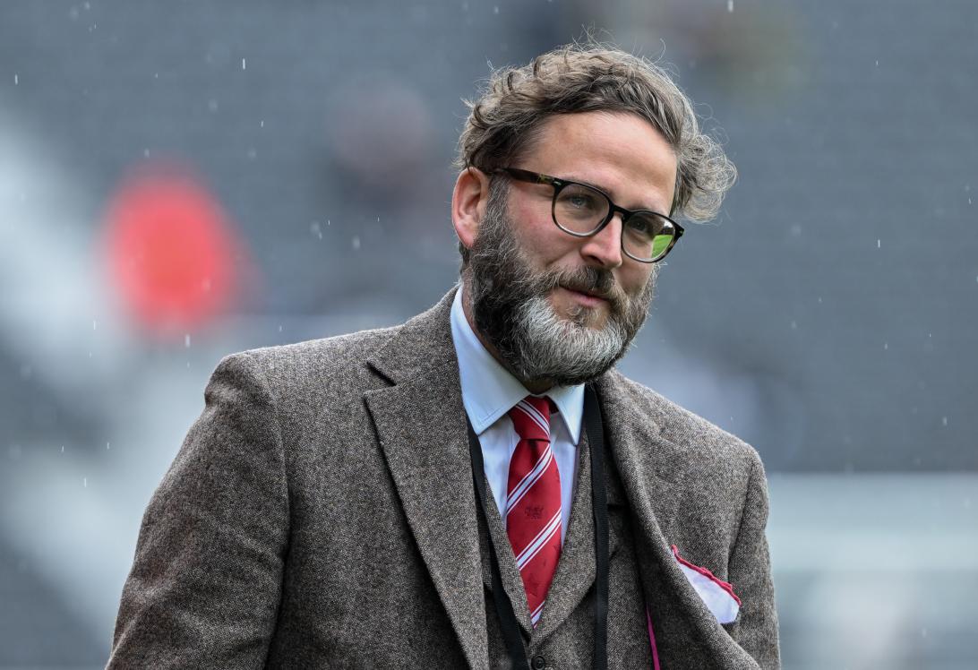 Друг Райана Рейнольдса и Блейк Лайвли рассказал, как они справляются с продолжающимся судебным процессом Лайвли против Джастина Балдони