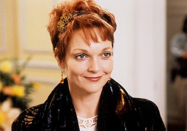 Памела Рид в фильме «Passed Away» (1992).