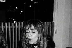 Майли Сайрус поделилась фотографиями с празднования своего 33-летия