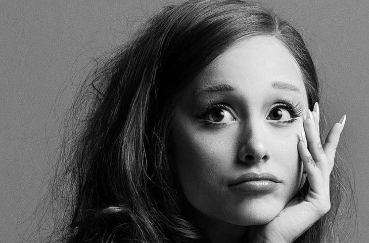 Ариана Гранде откровенно поговорила с иконой Голливуда Николь Кидман для последнего выпуска журнала Interview, рассказав о своем «сложном» начале карьеры и о том, как роль доброй волшебницы Глинды помогла ей восстановить отношения с музыкой