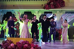 Дженнифер Лопес получила 2 миллиона долларов за выступление на свадьбе миллиардера в Индии