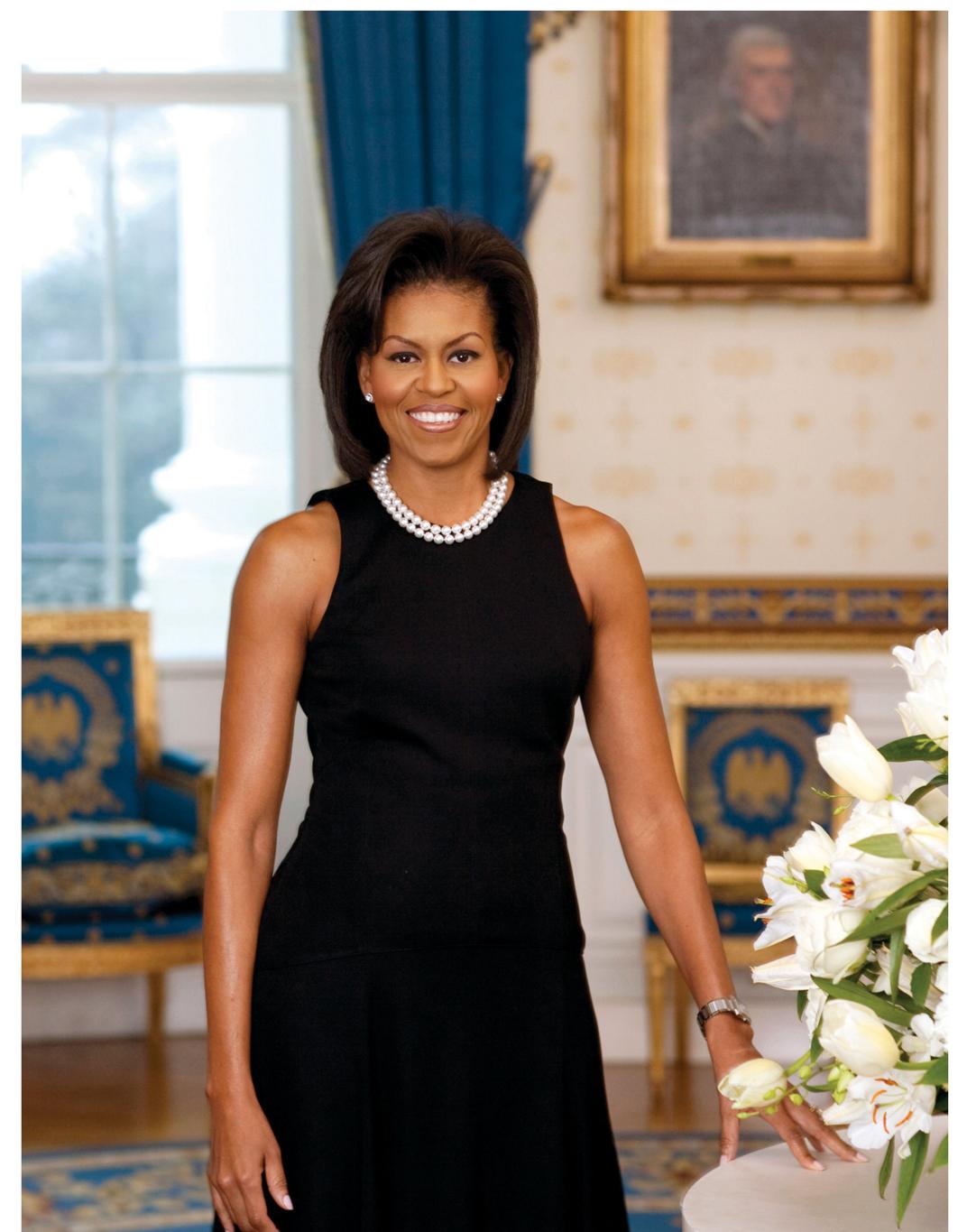 Мишель Обама озарена улыбкой.