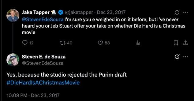 Сценарист «Крепкого орешка» Стивен Е. де Соуза ранее в X выразил иную точку зрения, назвав фильм рождественским.