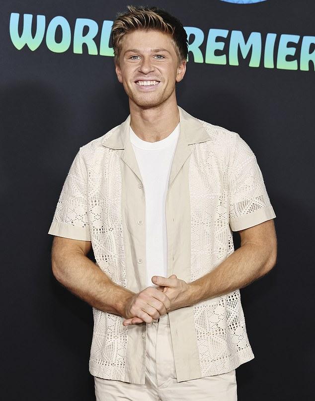 Роберт Ирвин отреагировал на пародию Криса Хемсворта на его покойного отца Стива Ирвина.