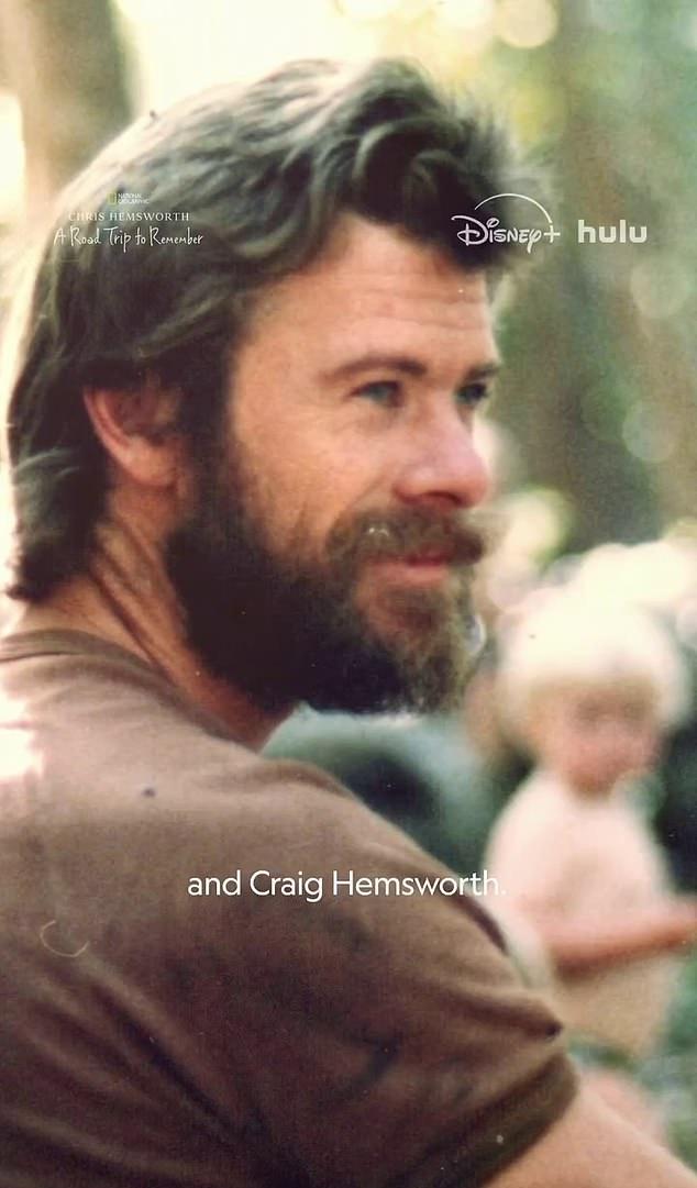 Крис поделился домашним видео с отцом, страдающим Альцгеймером, для нового шоу National Geographic "Автопутешествие, чтобы вспомнить", вышедшего на выходных.