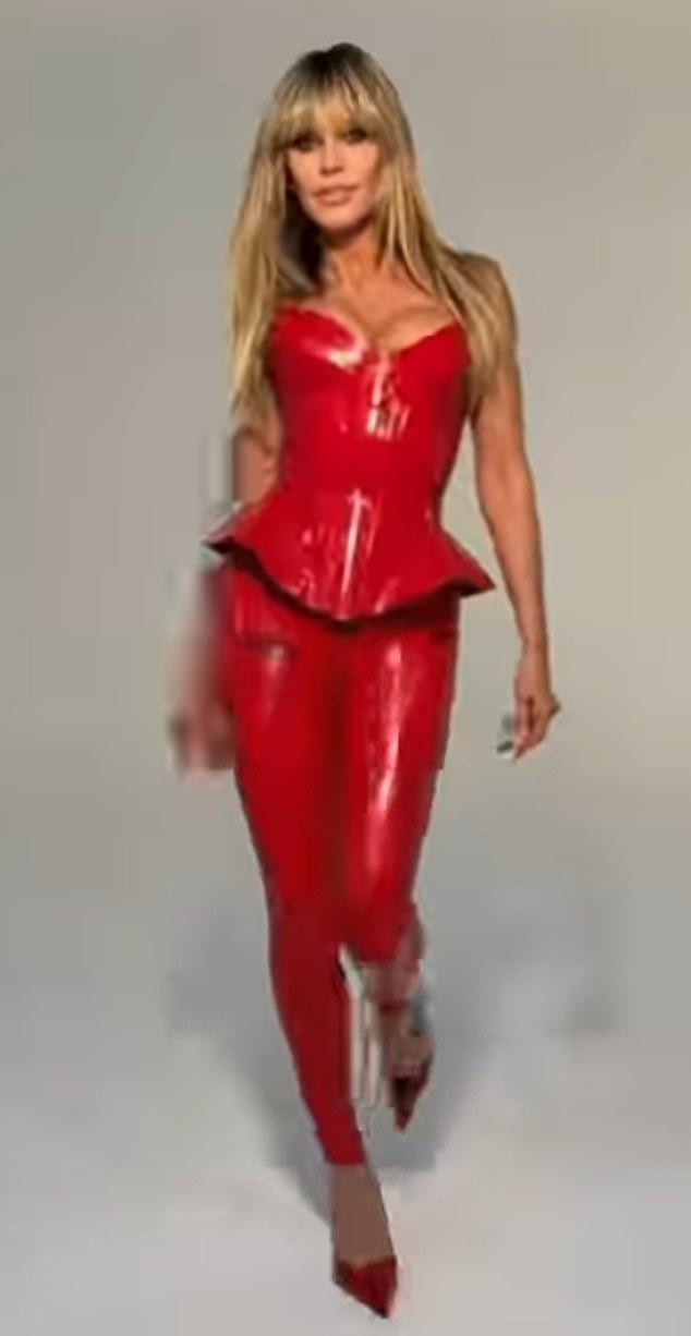 В праздничной гамме модель, в красных остроносых туфлях, эффектно дефилировала к камере, визуально увеличив свой рост.