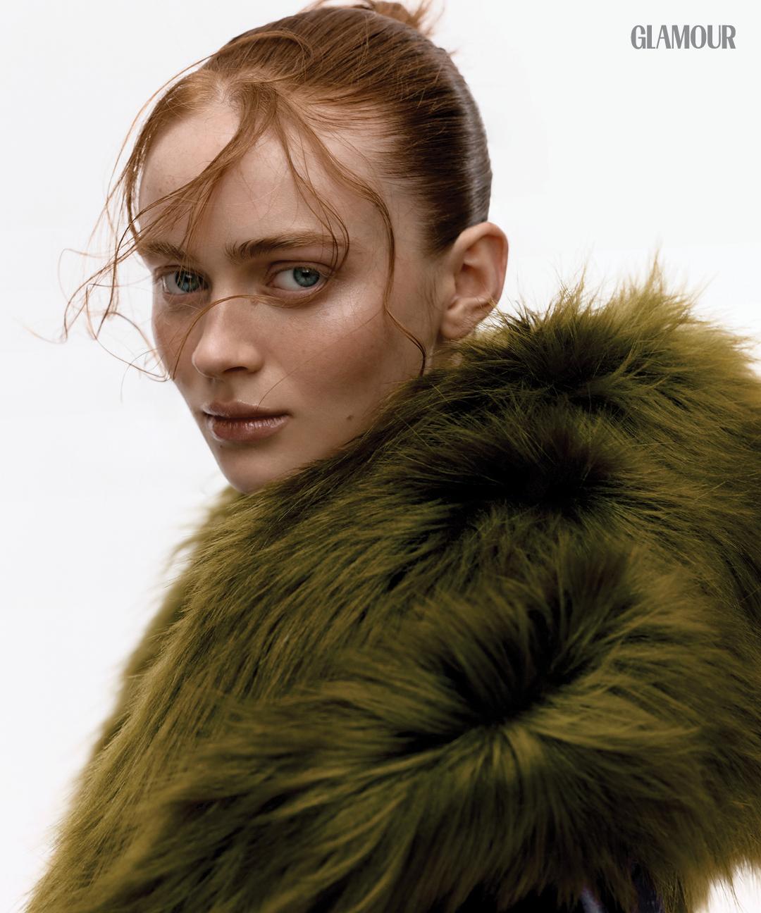 Сэди Синк украсила обложку журнала Glamour.