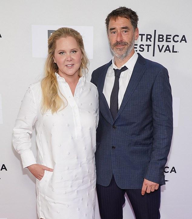 Последнее обновление появилось на фоне сообщений о проблемах в браке Шумер и Криса Фишера; фото июня.