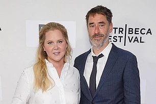 Эми Шумер пошутила о том, что ее часто «неправильно определяют по полу», поделившись самоуничижительной историей с фанатами