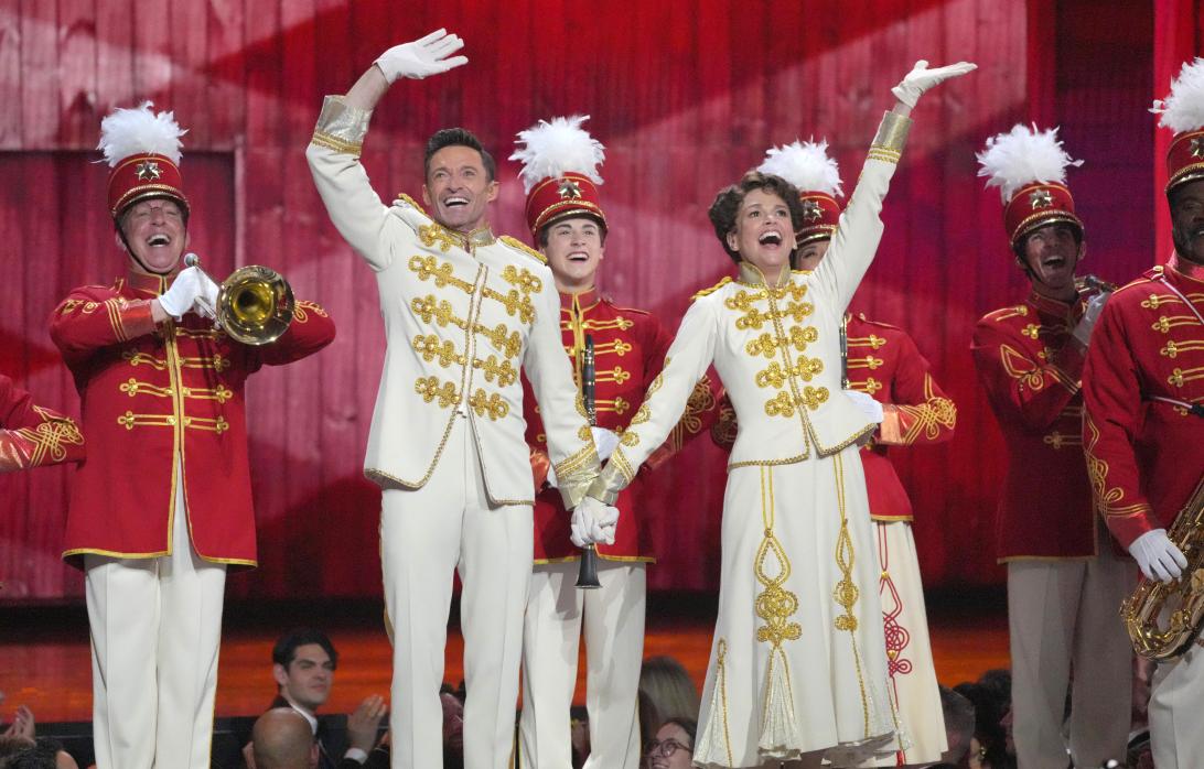 Хью Джекман и его девушка Саттон Фостер подтвердили свои отношения в Instagram