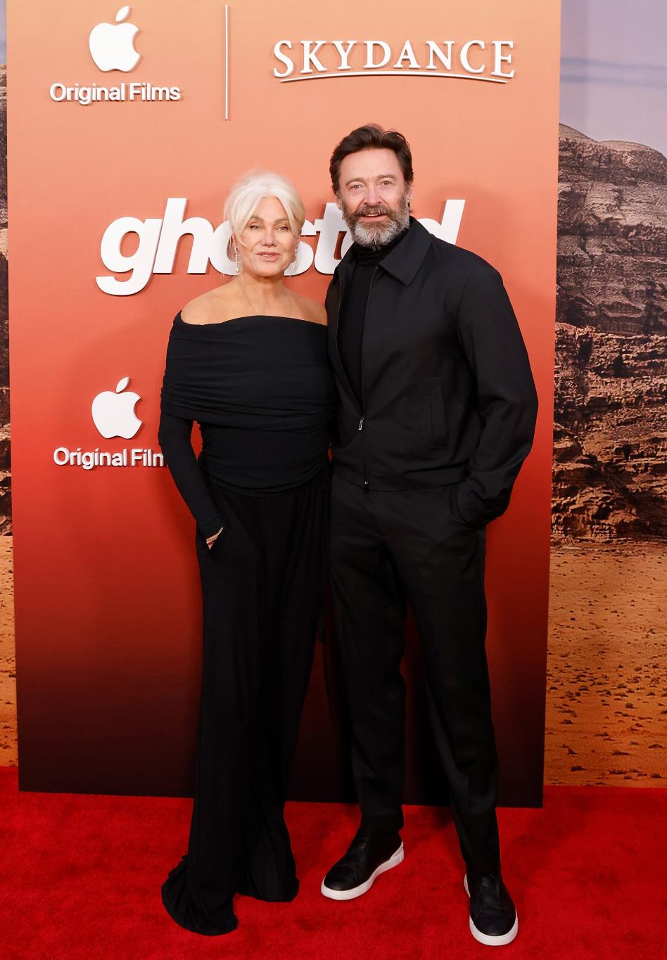 Деборра-Ли Фернесс и Хью Джекман на премьере фильма «Без ответа».