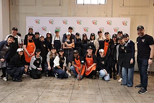 Принц Гарри и Меган Маркл привели детей на приготовление еды для нуждающихся