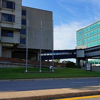 Международный аэропорт Мирабель в Монреале, Канада, должен был стать крупнейшим транспортным узлом в мире, но в итоге пришел в запустение