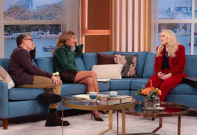 На This Morning она назвала сосисочные рулеты Greggs изысканными. Из-за одержимости Кифера ими, на съемочной площадке появился фургон Greggs.