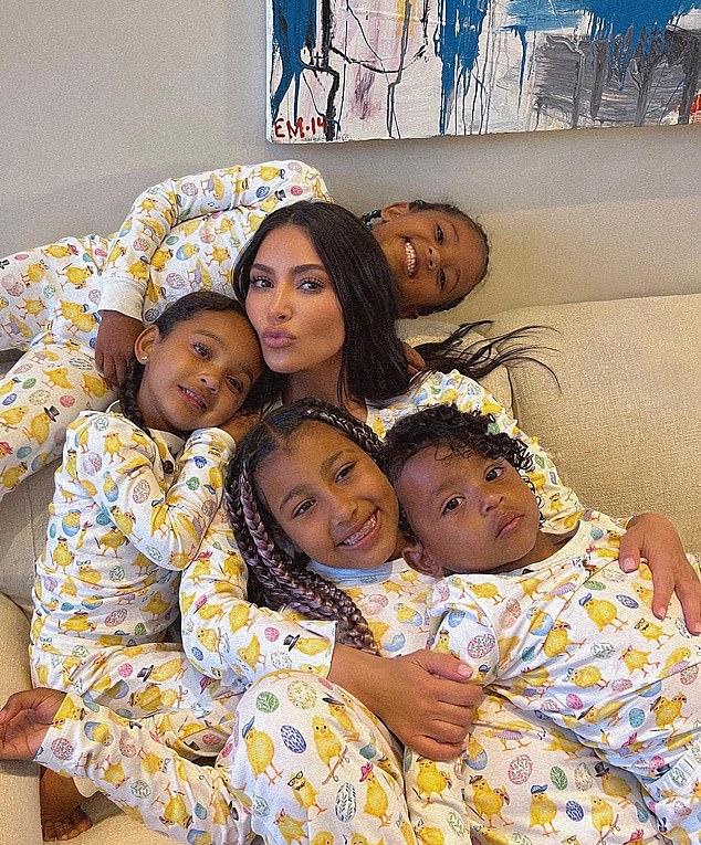 Ким подчеркивала свои усилия по налаживанию здоровых отношений между дизайнером Yeezy и их детьми.