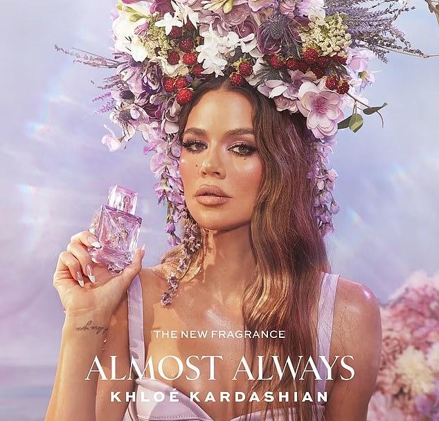 Фанаты в сети быстро уличили мать двоих. Один напомнил: «Ты же говорила, что не фотошопишь свои снимки?»