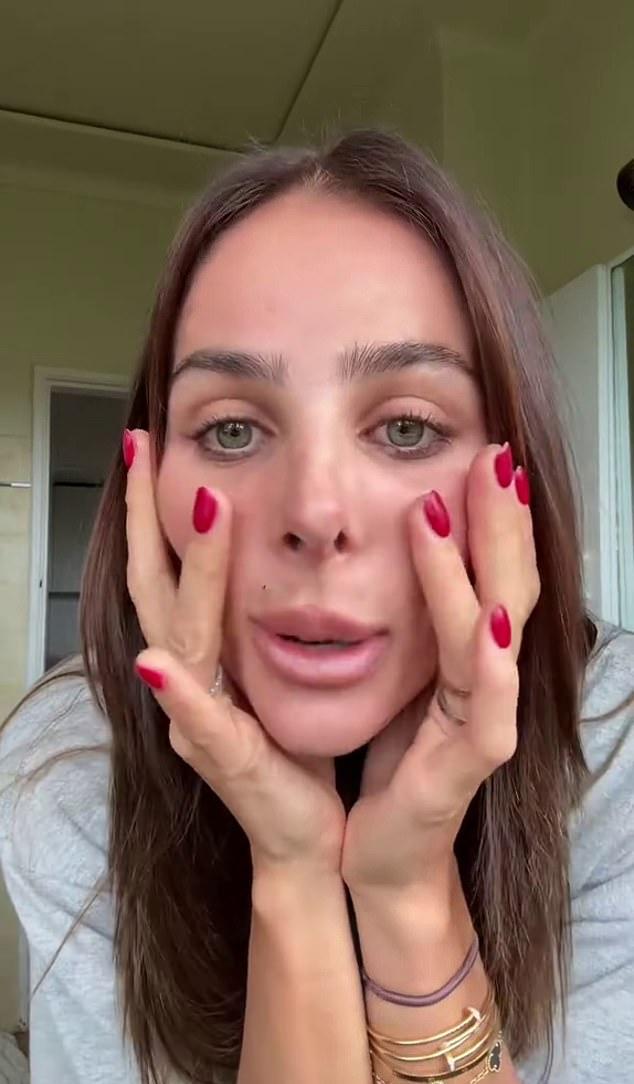 28-летняя звезда TikTok поведала Daily Mail, как жестокие онлайн-комментарии изматывали её, пока она совмещала материнство и карьеру.