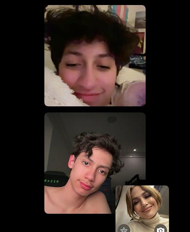 Примечательно: экс-подруга Дидди не включила фото своего неуловимого 17-летнего сына Максимилиана (М), брата-близнеца.