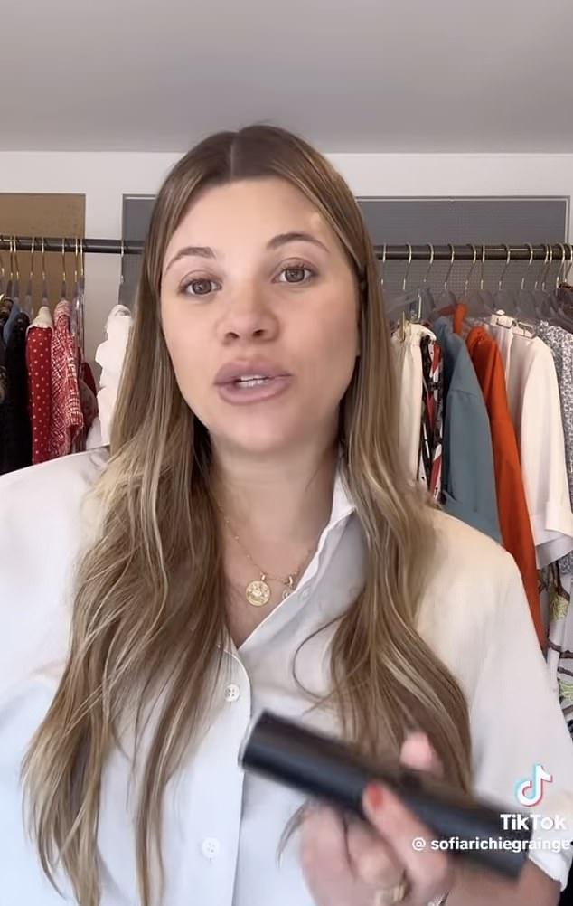 Звездный эликсир красоты 52-летняя Кейт использует для «борьбы с гравитацией», а 27-летняя София им «преобразила свое лицо».