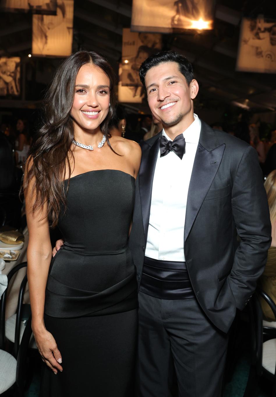 Джессика Альба и Дэнни Рамирес посетят Гала-вечер Baby2Baby в 2025 году.