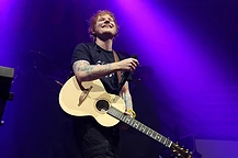 Эд Ширан сделал шокирующее признание о трудностях в браке со своей женой, Черри Сиборн, на делюкс-издании своего сентябрьского альбома «Play»