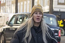 Элли Голдинг и объемный жакет Miu Miu: ожидаются ли «счастливые новости»?