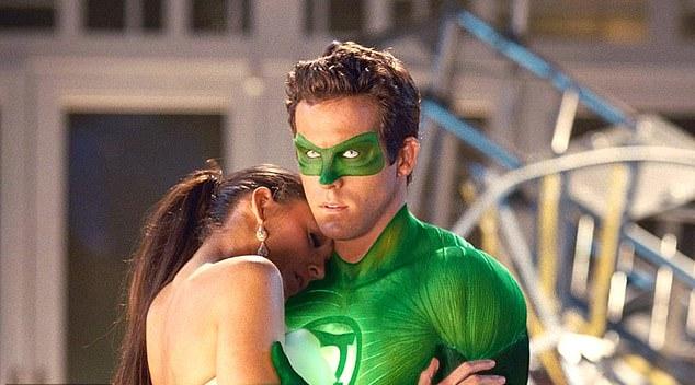 Райан Рейнольдс сделал редкий комментарий о сыне от Блейк Лайвли, затронув печально известный кассовый провал пары — фильм «Зеленый фонарь», где они, как известно, познакомились