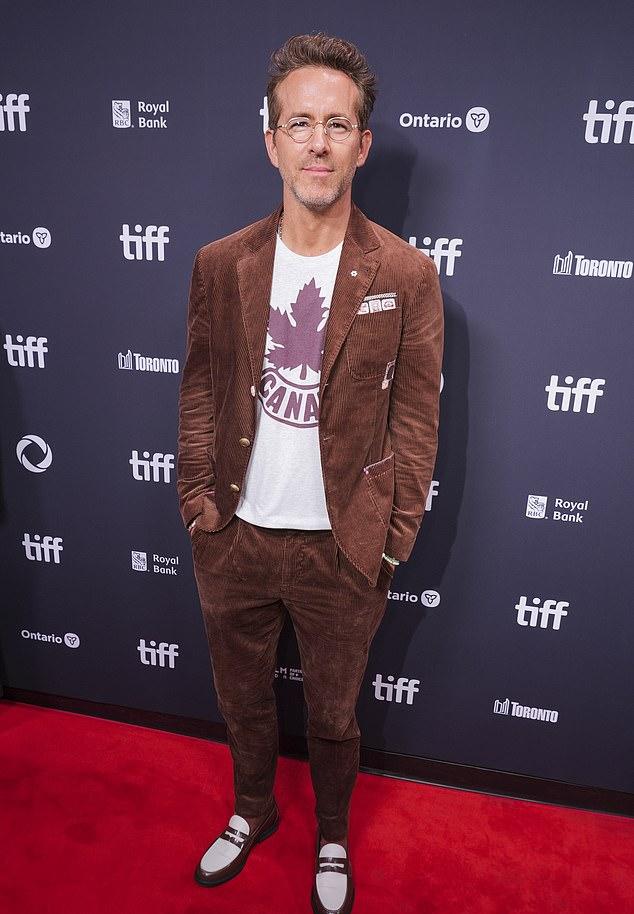 О карьерном провале, ставшем уроком, 49-летний актер сказал: «Творчески сложно сказать. Возможно, «Зеленый Фонарь»». (Сентябрь)