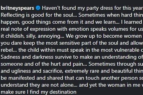 Бритни Спирс опубликовала загадочный пост о «страдании» и «тьме» на фоне растущих опасений за её здоровье