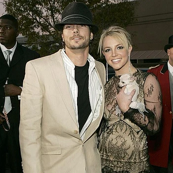 Бритни Спирс хочет переехать в Великобританию чтобы избежать новой опеки