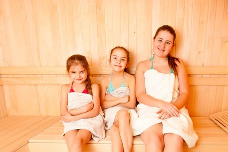 Польза и риски посещения сауны детьми